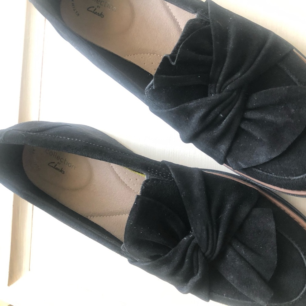Clarks Women's Black Suede Loafers with Bow - Picture 3 of 5